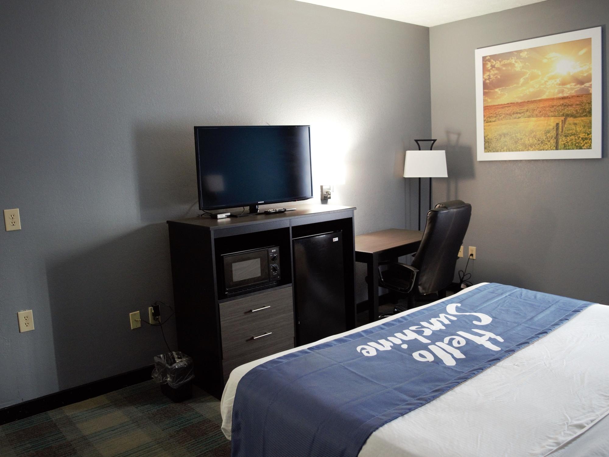 Days Inn By Wyndham Montgomery Buitenkant foto