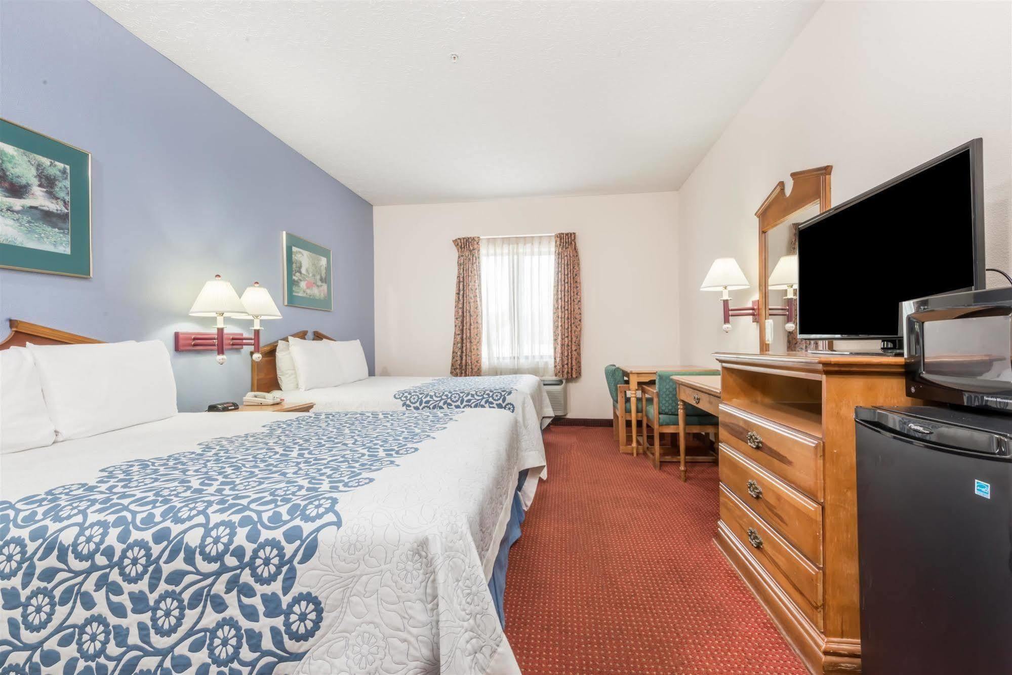 Days Inn By Wyndham Montgomery Buitenkant foto