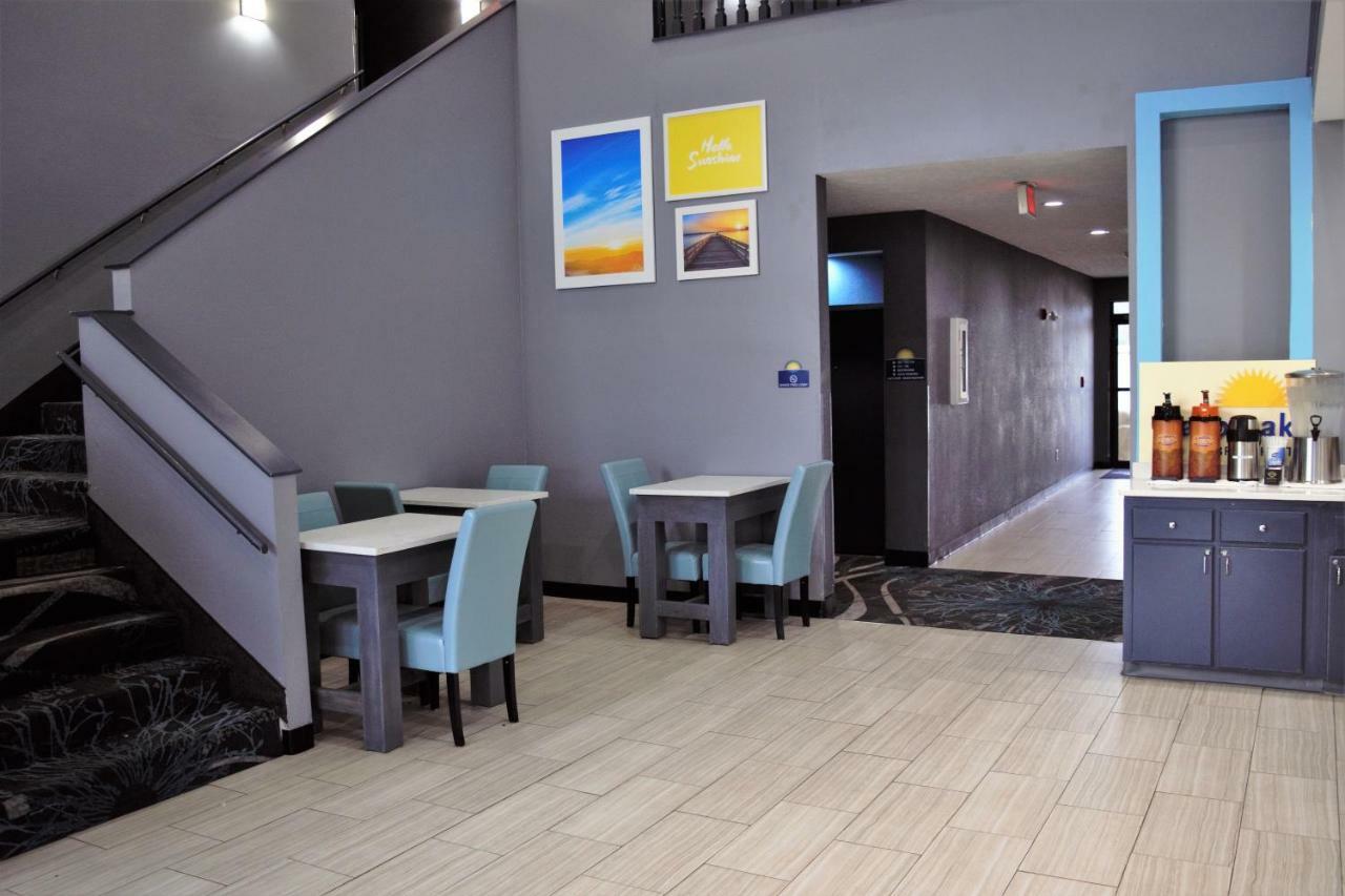 Days Inn By Wyndham Montgomery Buitenkant foto